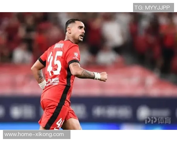 刘闻超带队海港在教学赛中以4-3逆转取胜莱昂纳多梅开二度助力球队 刘闻超带队海港在教学赛中以4-3逆转取胜莱昂纳多梅开二度助力球队