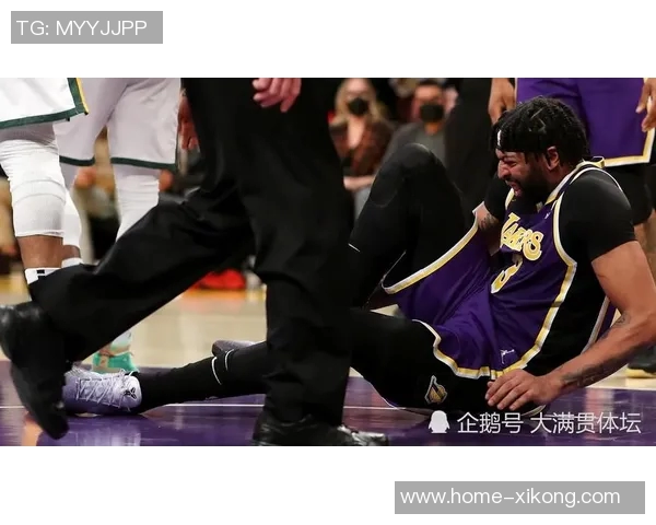 米切尔意外受伤被搀扶离场队内得分王身份岌岌可危 米切尔意外受伤被搀扶离场队内得分王身份岌岌可危