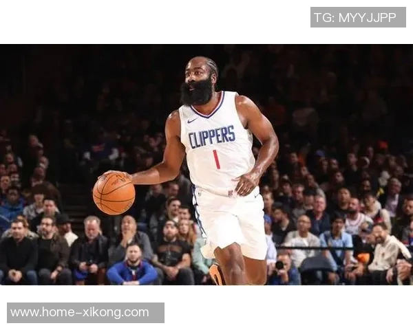 哈登赞大洛在训练营中展现惊人实力为球队贡献巨大价值 哈登赞大洛在训练营中展现惊人实力为球队贡献巨大价值