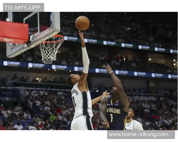 飞虎出击！锡安惊艳单臂补扣文班无奈成背景板未能起跳